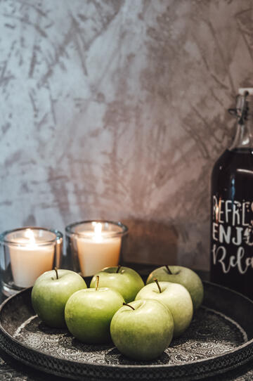 spa with apples and drinks